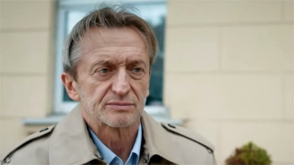 Бросил Елену Валюшкину и нашел жену вдвое моложе себя: повороты судьбы актера Александра Яцко