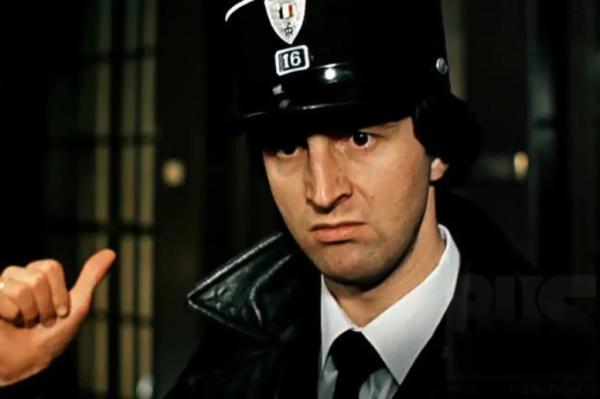 Как снимали &laquo;Ищите женщину&raquo;: скандалы, обвинения и как инспектора сыграл бы Михаил Ульянов, Алису Постик &mdash; Касаткина