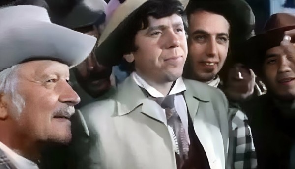 Скандалы и курьезы &laquo;Треста, который лопнул&raquo;: Филатов недописал, Понаровская недопела, Караченцов вместо Боярского и флаг США в СССР