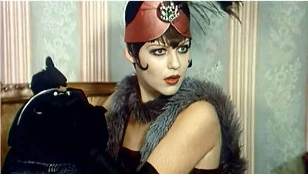 Скандалы и курьезы &laquo;Треста, который лопнул&raquo;: Филатов недописал, Понаровская недопела, Караченцов вместо Боярского и флаг США в СССР