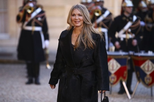 Усыновить ребенка хотелось сильнее, чем замуж: какие звезды воспитывают приемных детей