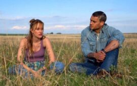 Майка Монро налаживает жизнь после страшной трагедии в трейлере драмы «Напоминания о нем»