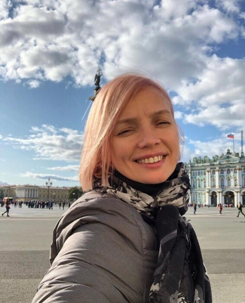 Сыграла тусовщицу Кэт в &laquo;Брате&raquo; и пропала с экранов: как сейчас живет актриса Мария Милютина