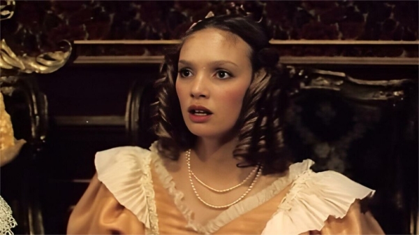 Сыграла тусовщицу Кэт в &laquo;Брате&raquo; и пропала с экранов: как сейчас живет актриса Мария Милютина