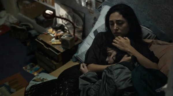 Время &mdash; песок: &laquo;Альфа&raquo; Жюлии Дюкурно &mdash; притча о ВИЧ, которую не покажут в России