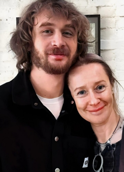 Вопреки стереотипам: Актрисы, которые строили отношения с мужчиной младше себя